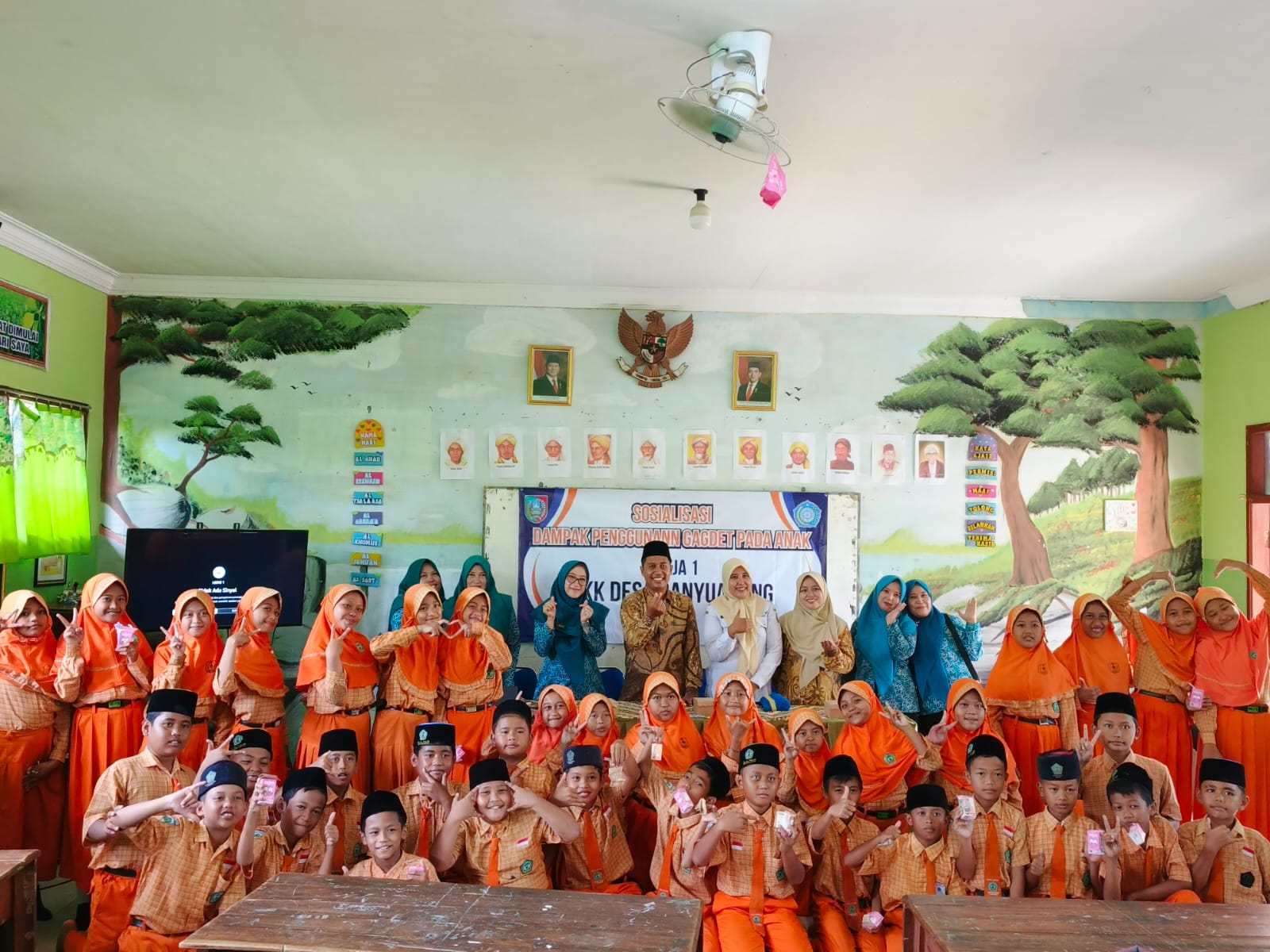 Sosialisasi Dampak Penggunaan Gadget pada Anak oleh Pemerintah Desa Banyuarang dan MIS Al Falah Kuncung